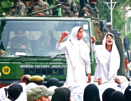 Shopian-kashmir-women-protest-rape-and-murder-azad-indian-occupation